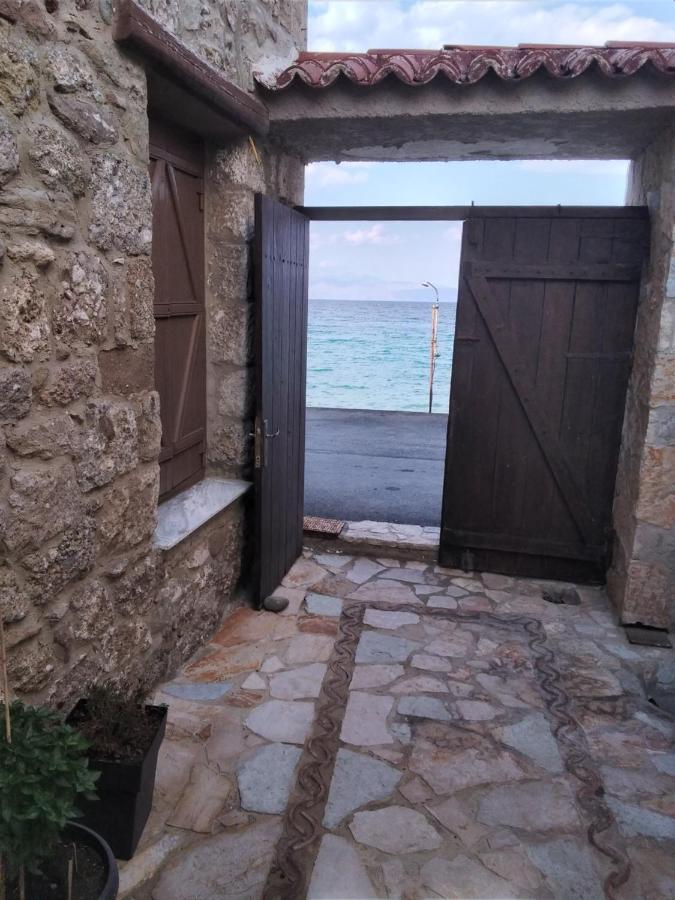 Crecian Water Front Apartment Aigeira Екстериор снимка